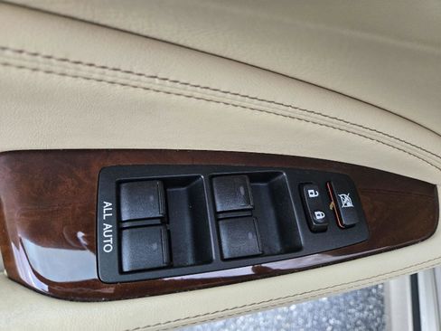 Used 2015 Lexus LS 460 w/ Comfort Package image 16