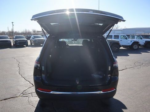New 2025 Jeep Grand Cherokee Laredo image 22