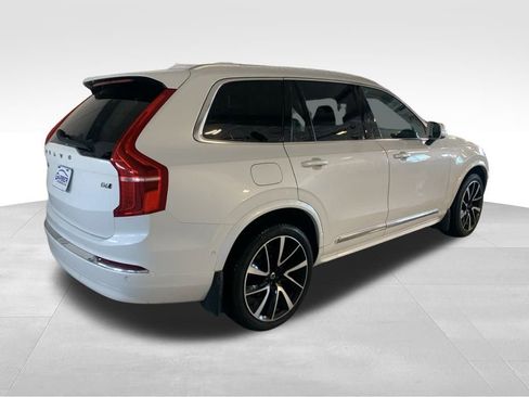 Used 2023 Volvo XC90 B6 Plus image 5