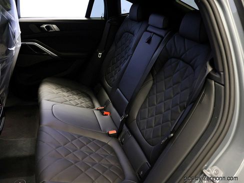 New 2026 BMW X6 xDrive40i w/ Climate Comfort Package image 12