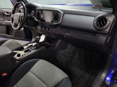 Used 2023 Toyota Tacoma TRD Off-Road image 23
