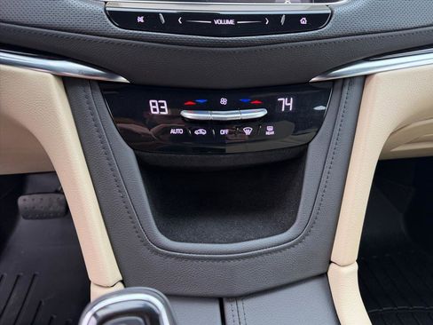 Used 2017 Cadillac XT5 FWD image 23