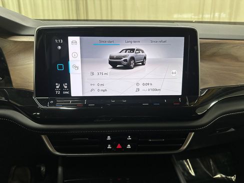 Used 2025 Volkswagen Atlas SE image 32