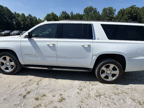 Used 2016 Chevrolet Suburban LT RWD image 11