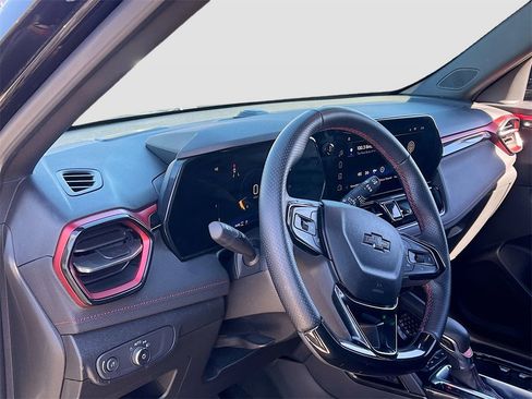 Used 2024 Chevrolet TrailBlazer RS w/ Convenience Package image 9