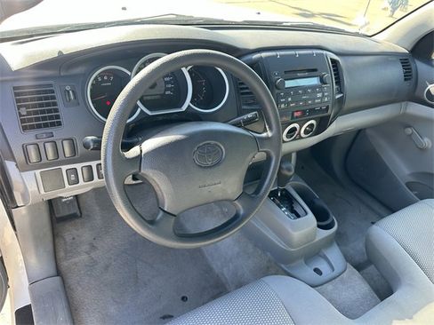 Used 2010 Toyota Tacoma 2WD Regular Cab image 9