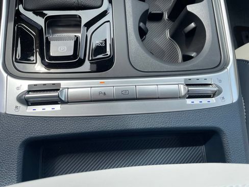 New 2027 Kia Carnival SX w/ Dark Edition Package FWD image 23