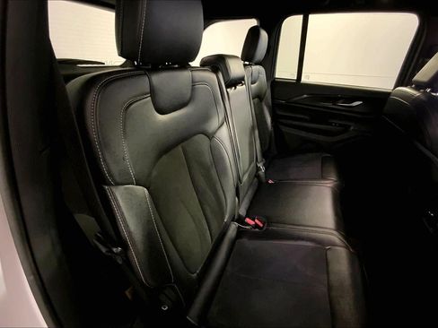 Used 2023 Jeep Grand Cherokee Altitude AWD/4WD image 23
