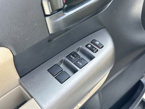 Used 2017 Toyota Sequoia SR5 w/ Premium Package image 15