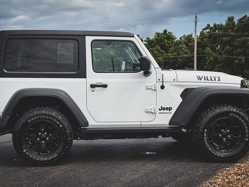 Used 2021 Jeep Wrangler Sport AWD/4WD image 14