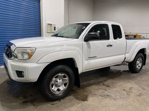 Used 2014 Toyota Tacoma 4x4 Access Cab V6 image 1