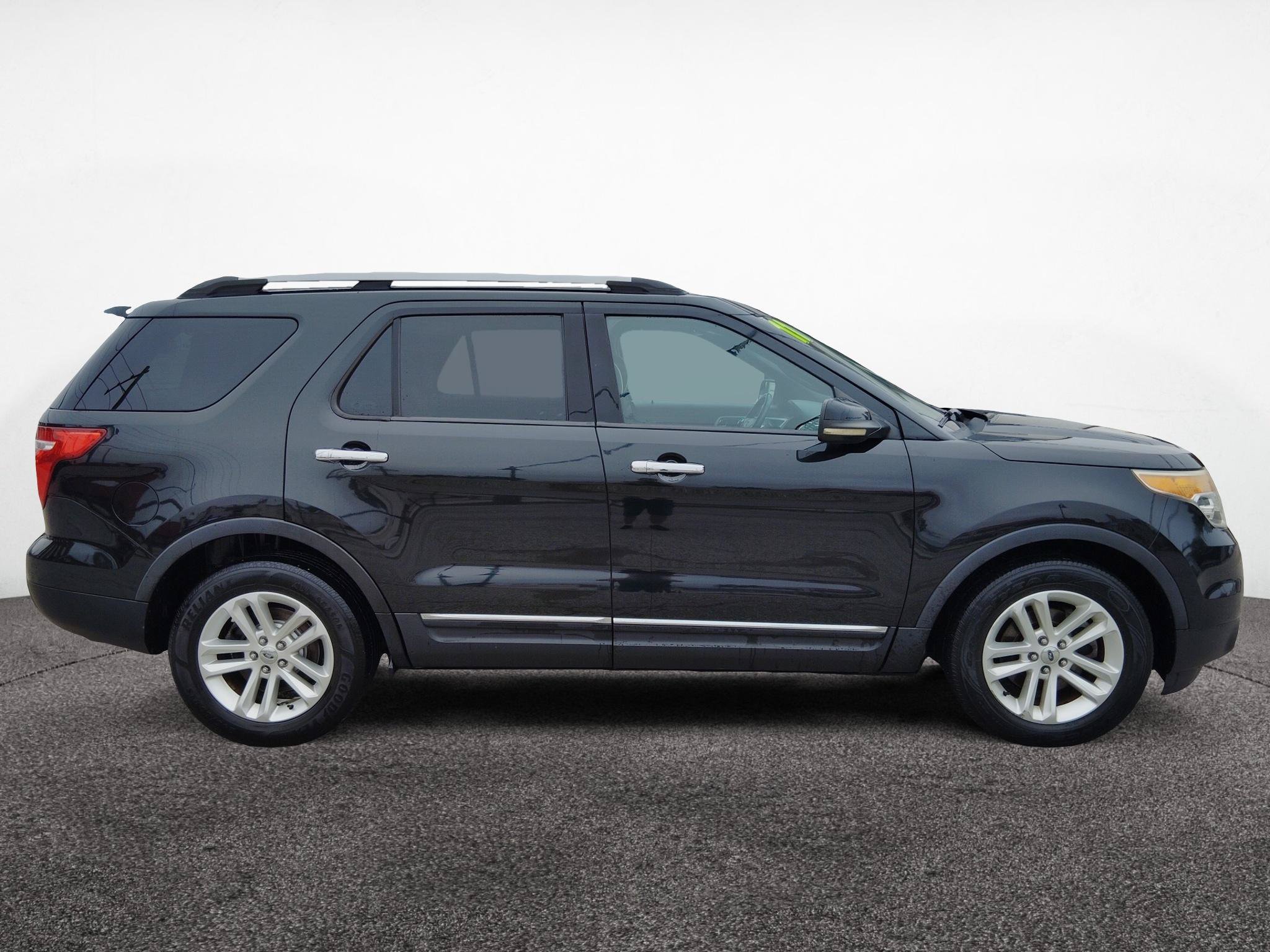 Used 2011 Ford Explorer XLT w/ 202A Rapid Spec Order Code FWD image 8
