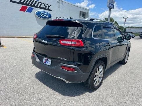 Used 2015 Jeep Cherokee Limited w/ Luxury Group AWD/4WD image 5