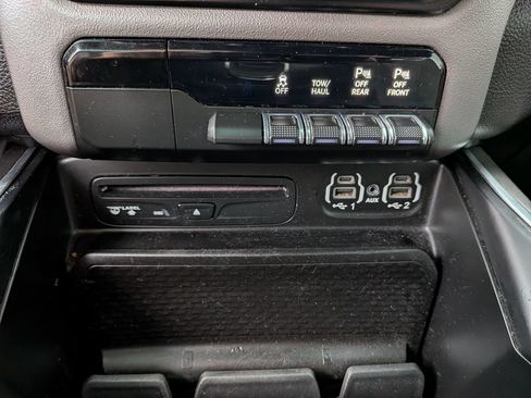 Used 2019 RAM 1500 Big Horn RWD image 33