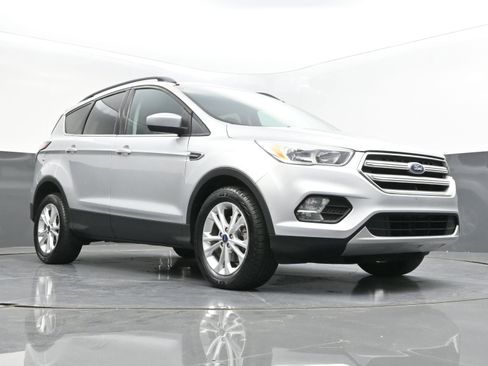 Used 2018 Ford Escape SE image 36