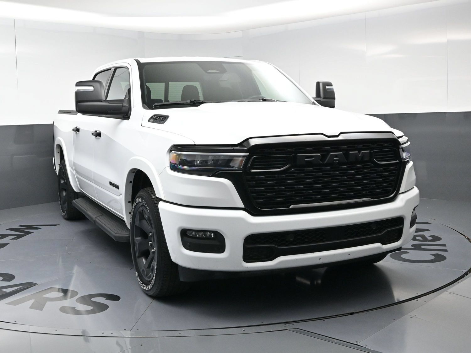 Used 2025 RAM 1500 Big Horn AWD/4WD image 3