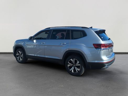 New 2026 Volkswagen Atlas SE image 3