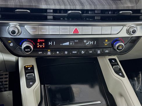 Used 2024 Kia Telluride SX Prestige image 16