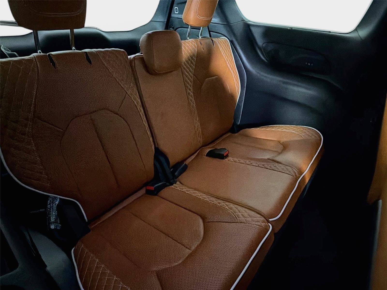 Used 2024 Chrysler Pacifica Pinnacle FWD image 30