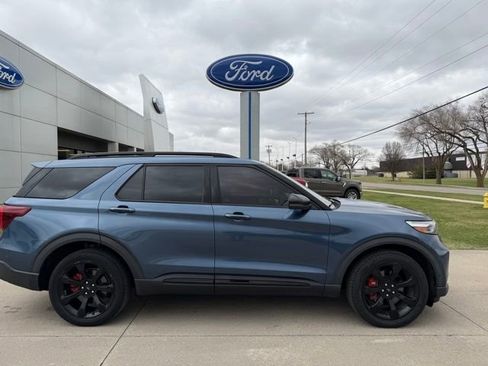 Used 2020 Ford Explorer ST w/ ST Street Pack image 8
