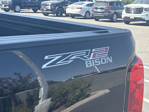 Used 2021 Chevrolet Colorado ZR2 w/ Colorado ZR2 Bison Edition image 27