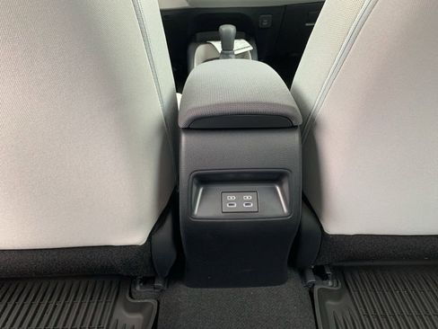 Used 2025 Toyota Corolla LE image 14