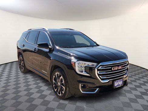 Used 2023 GMC Terrain SLT w/ LPO, Floor Liner Package FWD image 6