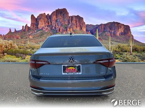 Used 2023 Volkswagen Jetta SEL FWD image 7