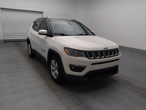 Used 2019 Jeep Compass Latitude FWD image 13