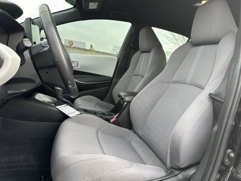 Used 2024 Toyota Corolla SE image 16