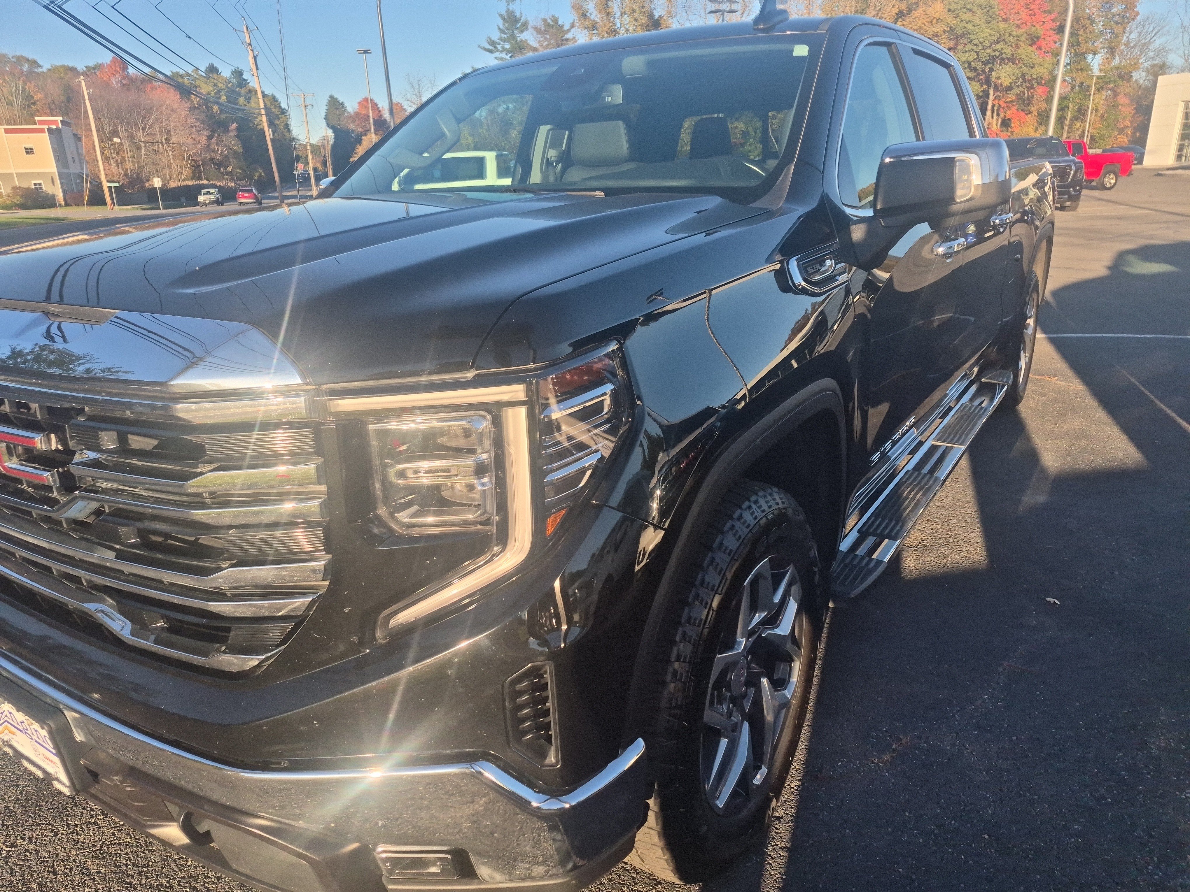 Used 2023 GMC Sierra 1500 SLT w/ SLT Convenience Package AWD/4WD image 1