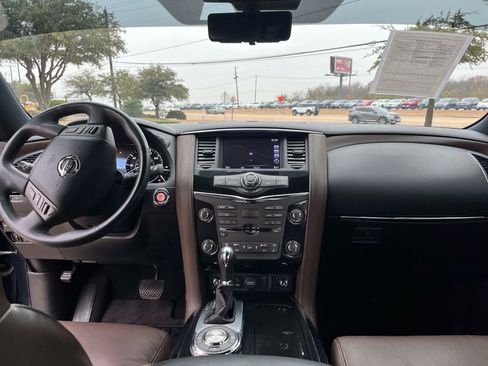 Used 2018 Nissan Armada Platinum w/ Interior Lighting Package image 22