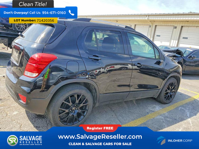 Used 2021 Chevrolet Trax LT w/ Midnight Edition FWD image 4