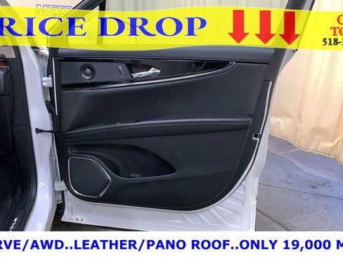 Used 2023 Lincoln Nautilus Reserve w/ Equipment Group 201A image 11