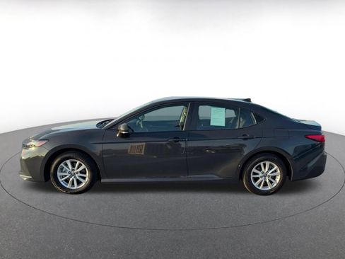 Used 2025 Toyota Camry LE image 9