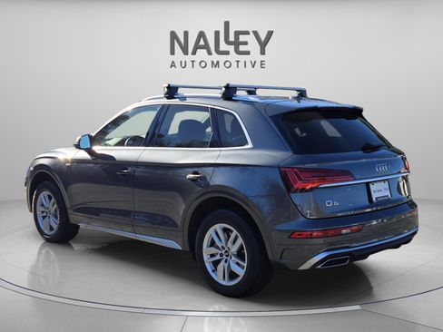 Used 2023 Audi Q5 2.0T Premium w/ Convenience Package image 3