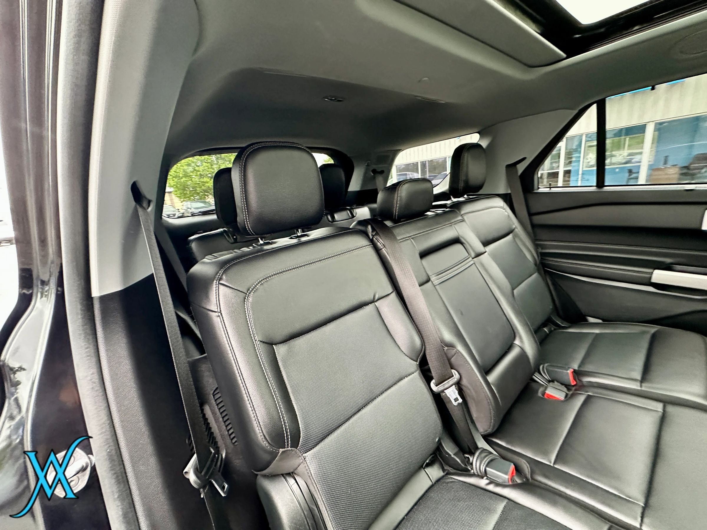 Used 2021 Ford Explorer Limited w/ Hybrid Equipment Group 310A AWD/4WD image 28