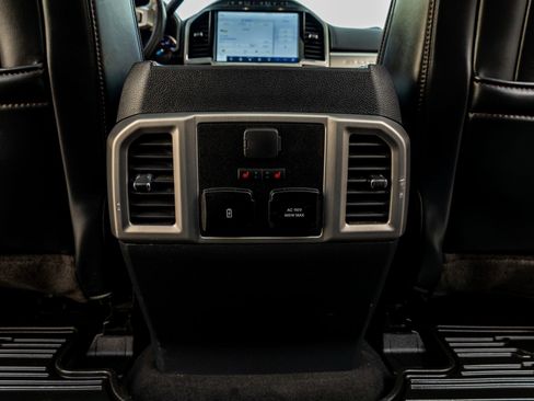 Used 2022 Ford F450 Platinum w/ FX4 Off-Road Package image 31