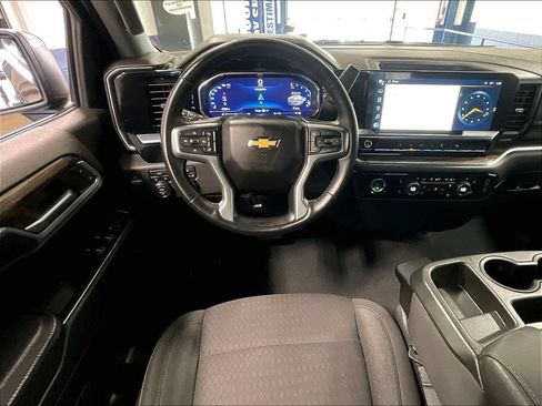 Used 2023 Chevrolet Silverado 1500 LT AWD/4WD image 17