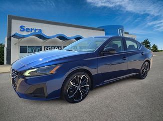 Used 2023 Nissan Altima 2.5 SR video 1