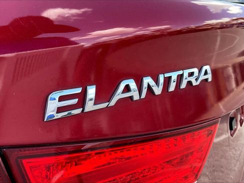 Used 2013 Hyundai Elantra Limited w/ Technology Pkg FWD image 12