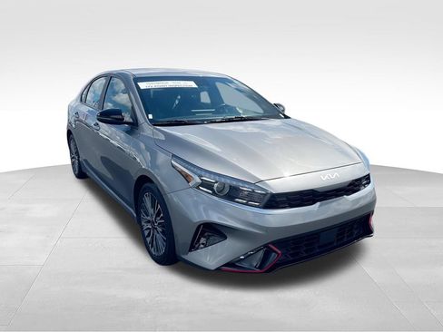 Used 2022 Kia Forte GT-Line w/ GT-Line Technology Package FWD image 2