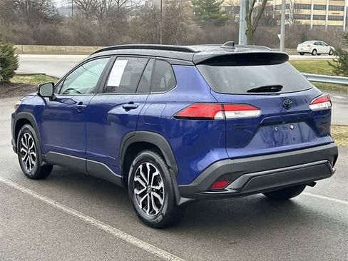 Used 2023 Toyota Corolla Cross SE image 32