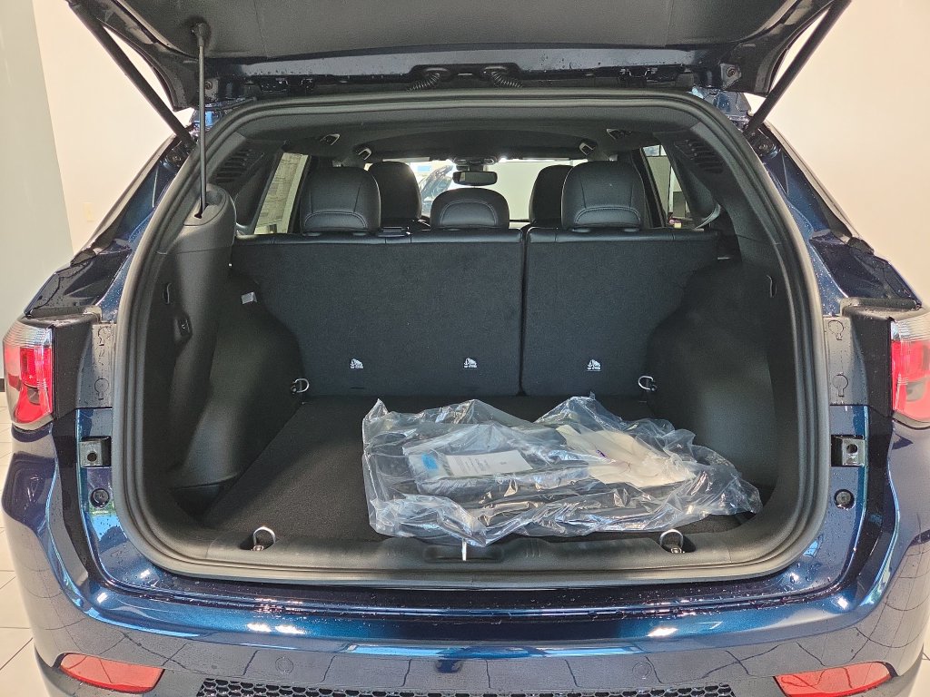 New 2026 Jeep Compass Trailhawk AWD/4WD image 8