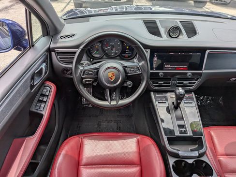 Used 2022 Porsche Macan GTS w/ Sport Chrono Package AWD/4WD image 18