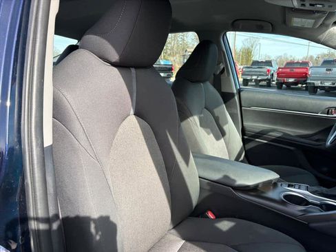 Used 2022 Toyota Camry LE image 6