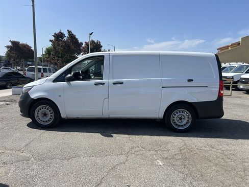 Used 2019 Mercedes-Benz Metris image 4