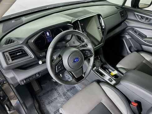 Used 2024 Subaru Ascent Onyx Edition AWD/4WD image 2