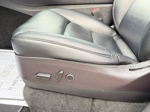 Used 2022 Tesla Model Y Long Range image 15