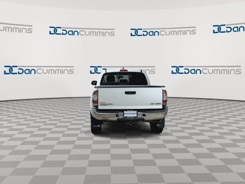 Used 2015 Toyota Tacoma 4x4 Double Cab w/ SR5 Package image 7
